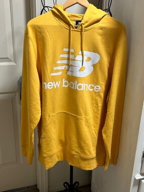 New Balance mens Nb Essentials Stacked Logo Pullover Hoodie